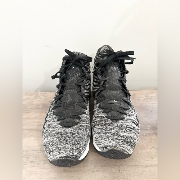 Nike Lebron 17 XVII In The Arena Black White Sneakers BQ3177-002 Men's Size 10.5 - Picture 4 of 8